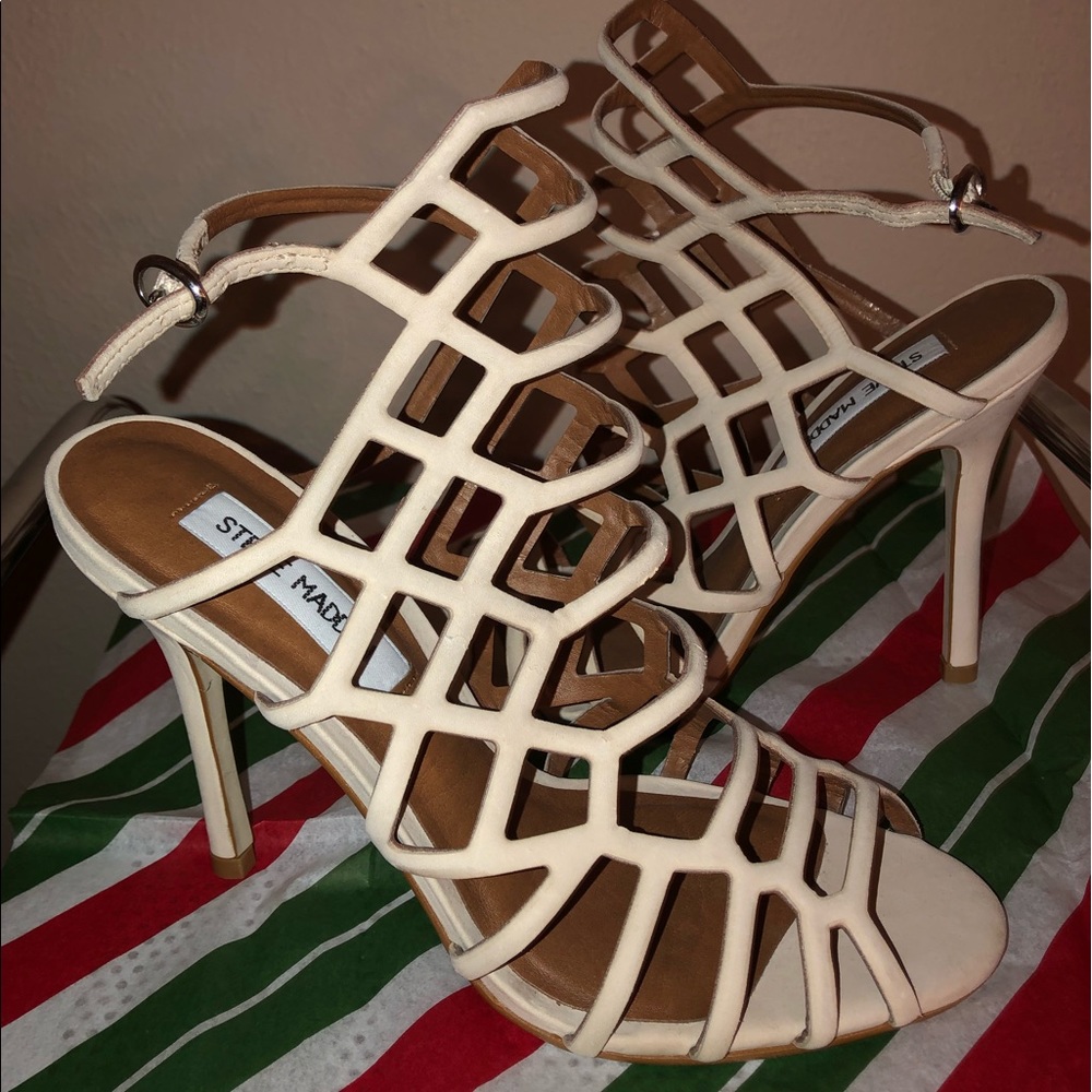 STEVE MADDEN - nude heels.